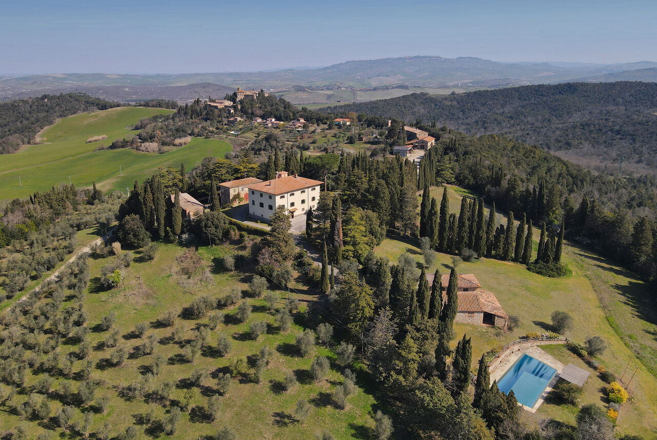 Villa Di Montegemoli: Ansichten, Außen