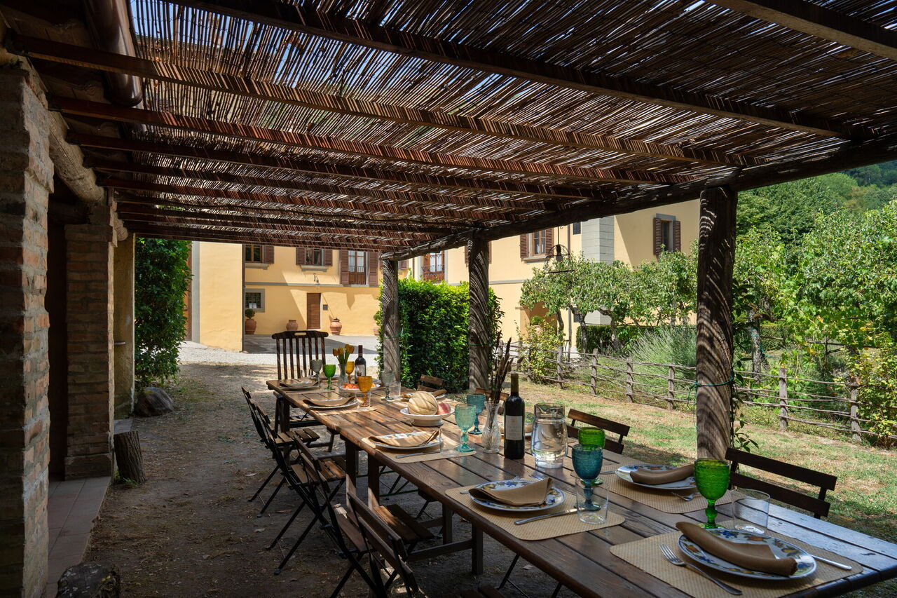 Villa Paola: Außen, Balkon / Terrasse / Patio