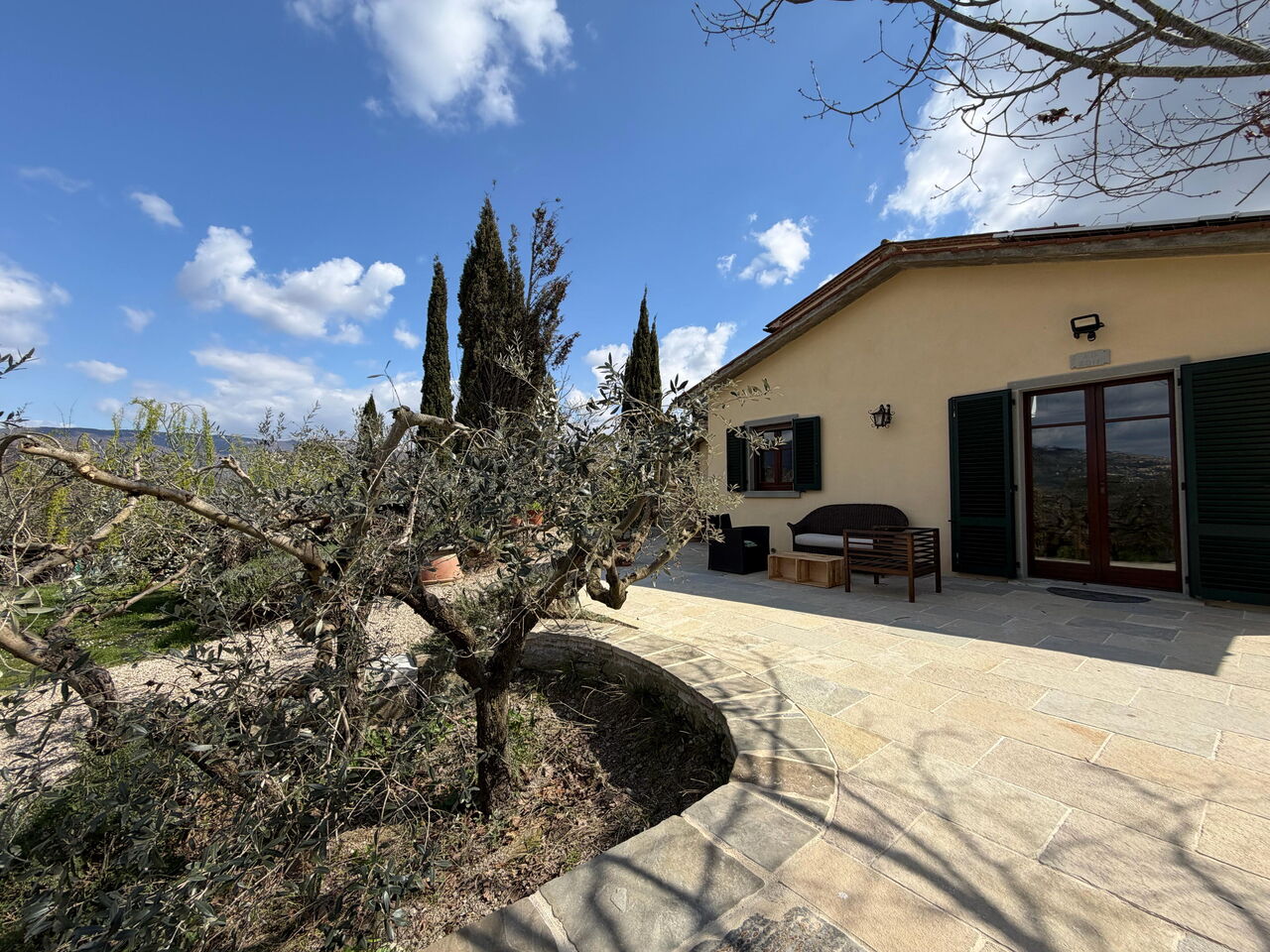 Villa Eleonora: all'aperto, Esterni