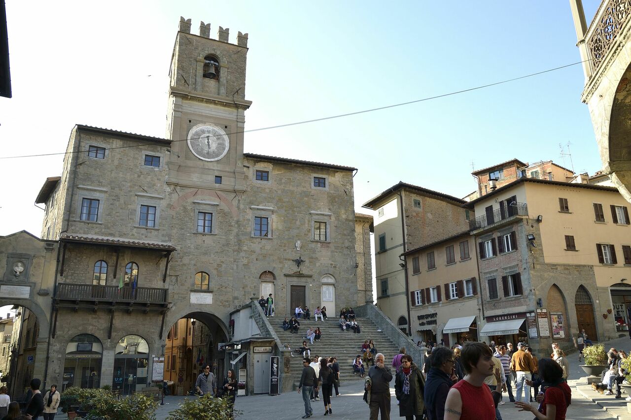 Appartamento Imperiale: View of Piazza della Repubblica in Cortona