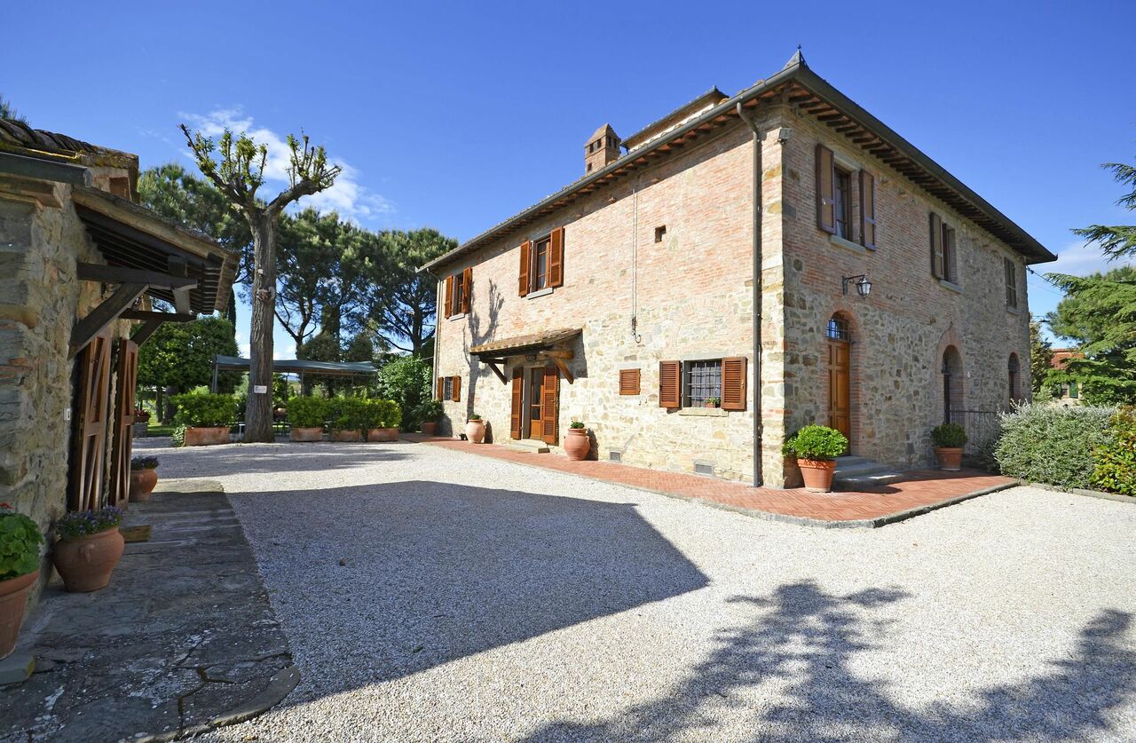 Casa i Pini: Outdoor view and main entrance