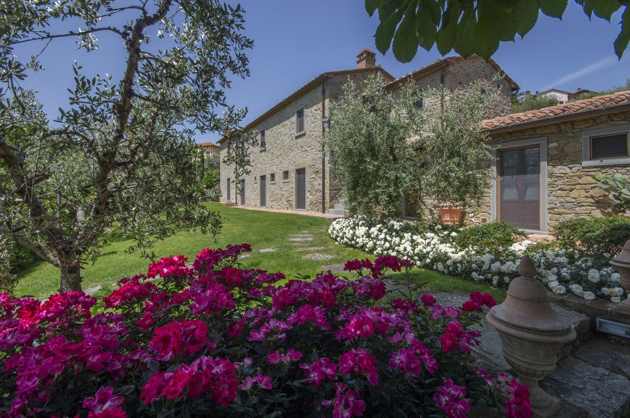 Villa Il Sasso: Outdoor view