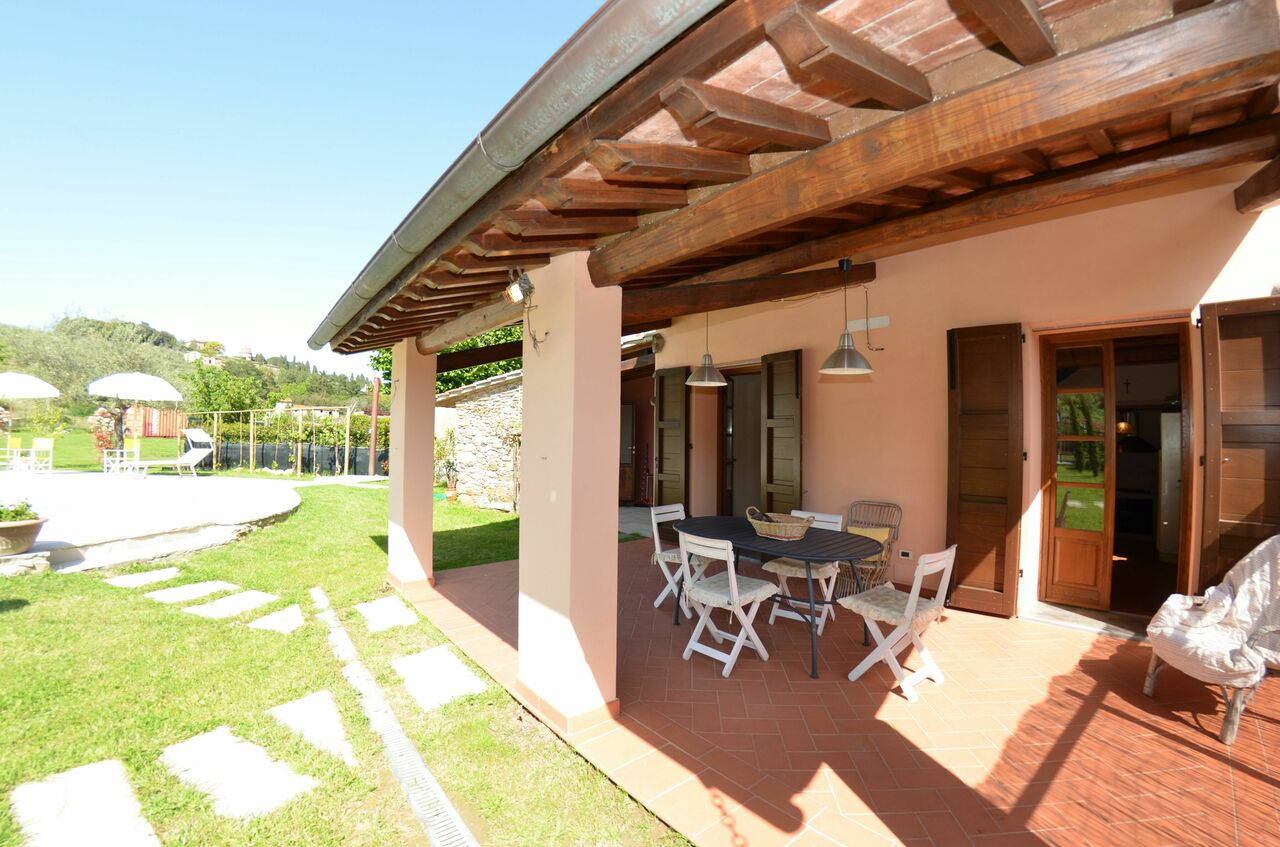 Al Vecchio Pozzo: Außen, Draussen