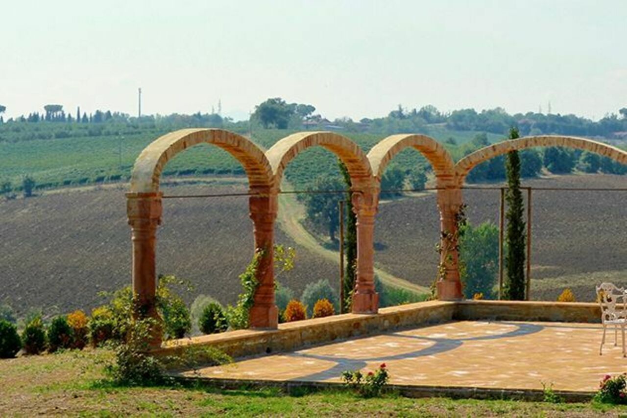 Luna Di Cortona: Outdoor view and panoramic view
