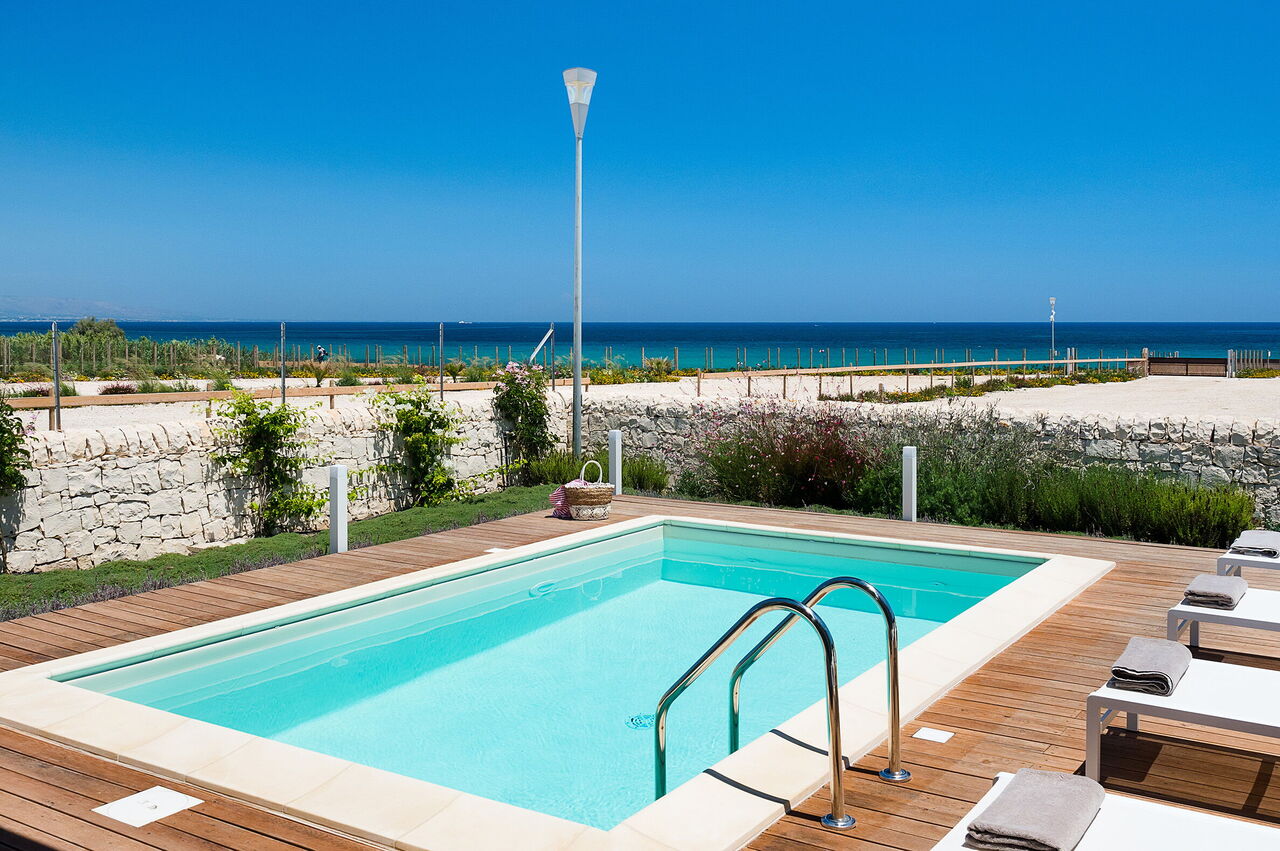 Il Fico: bazén, Exteriéry