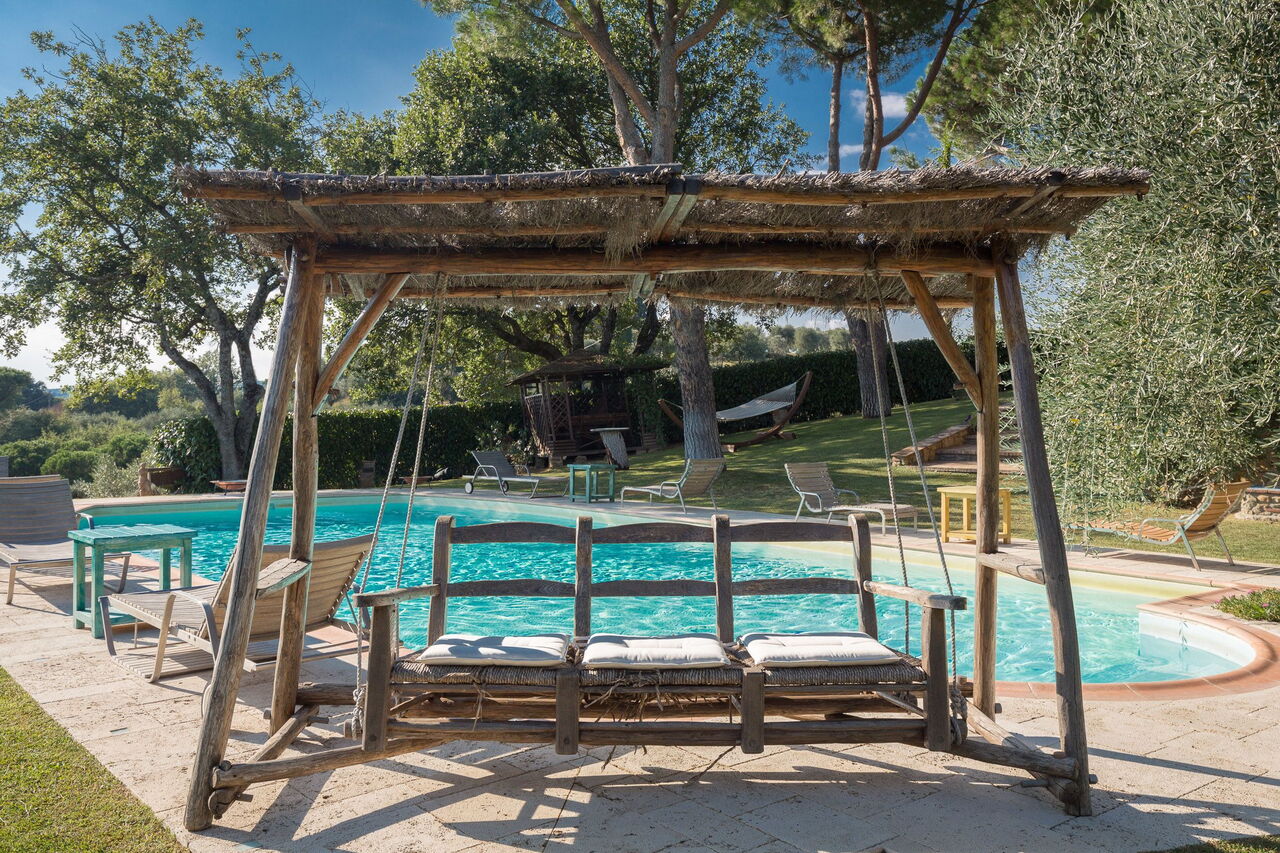 Villa Poggiospinoso: Draussen, Garten, Schwimmbad