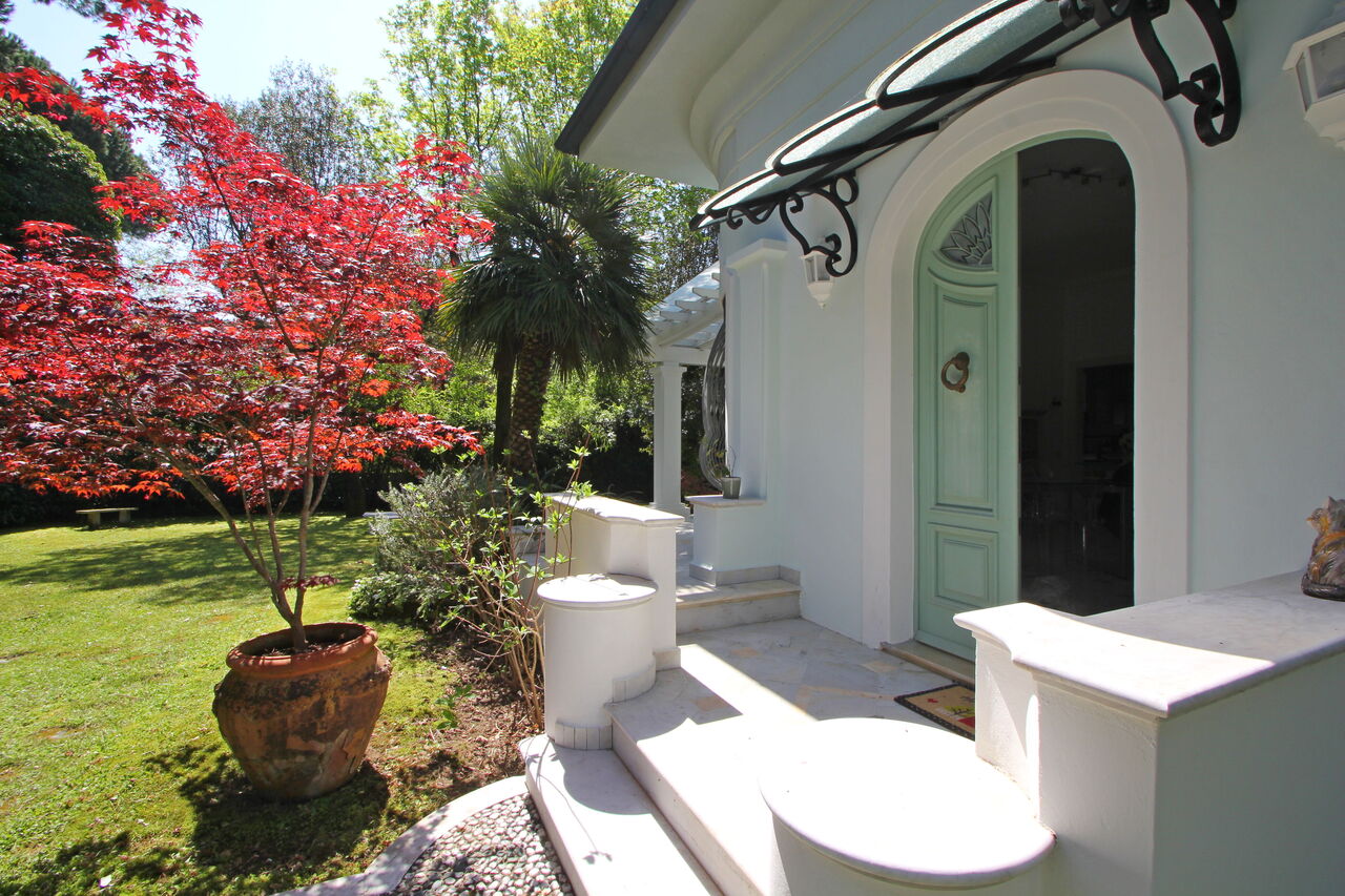 Villa Poveromo: all'aperto, Giardino