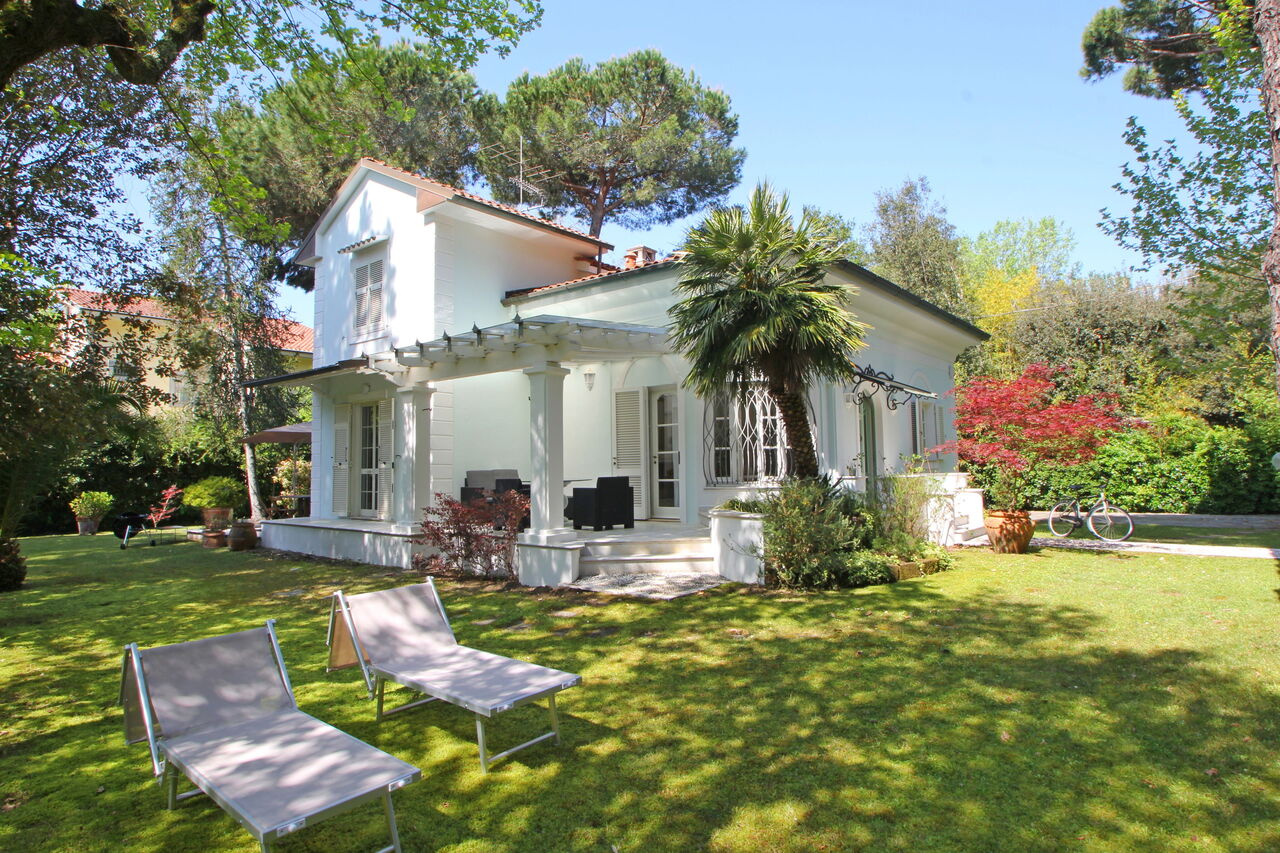 Villa Poveromo: all'aperto, Giardino