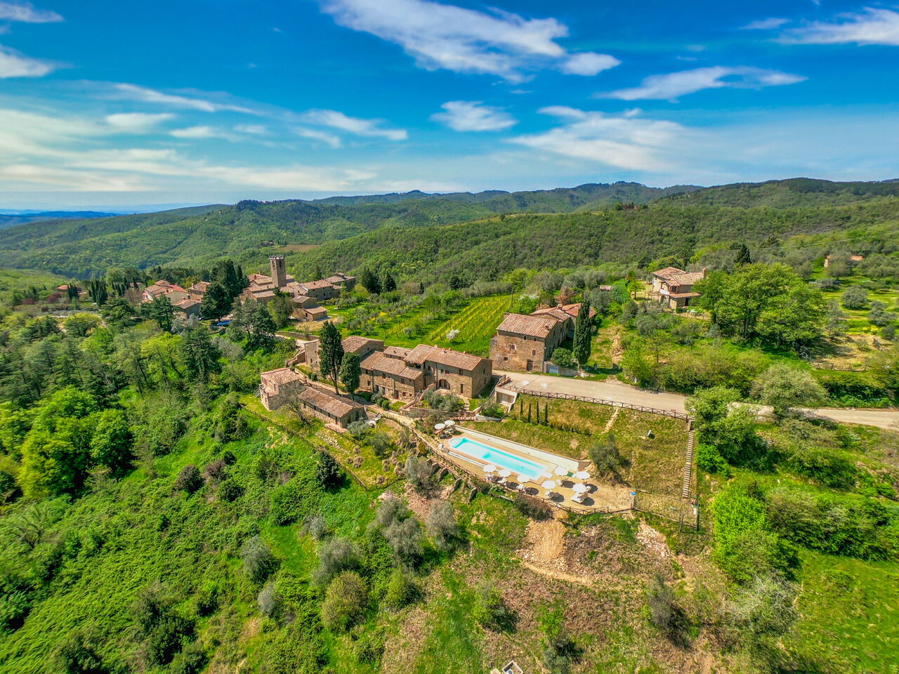Borgo San Vincenti: View of the entire hamlet