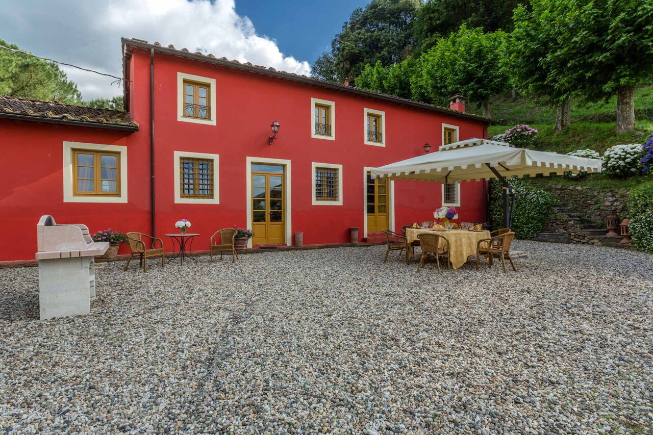 Villa Guamo: all'aperto, Entrata Principale, Esterni