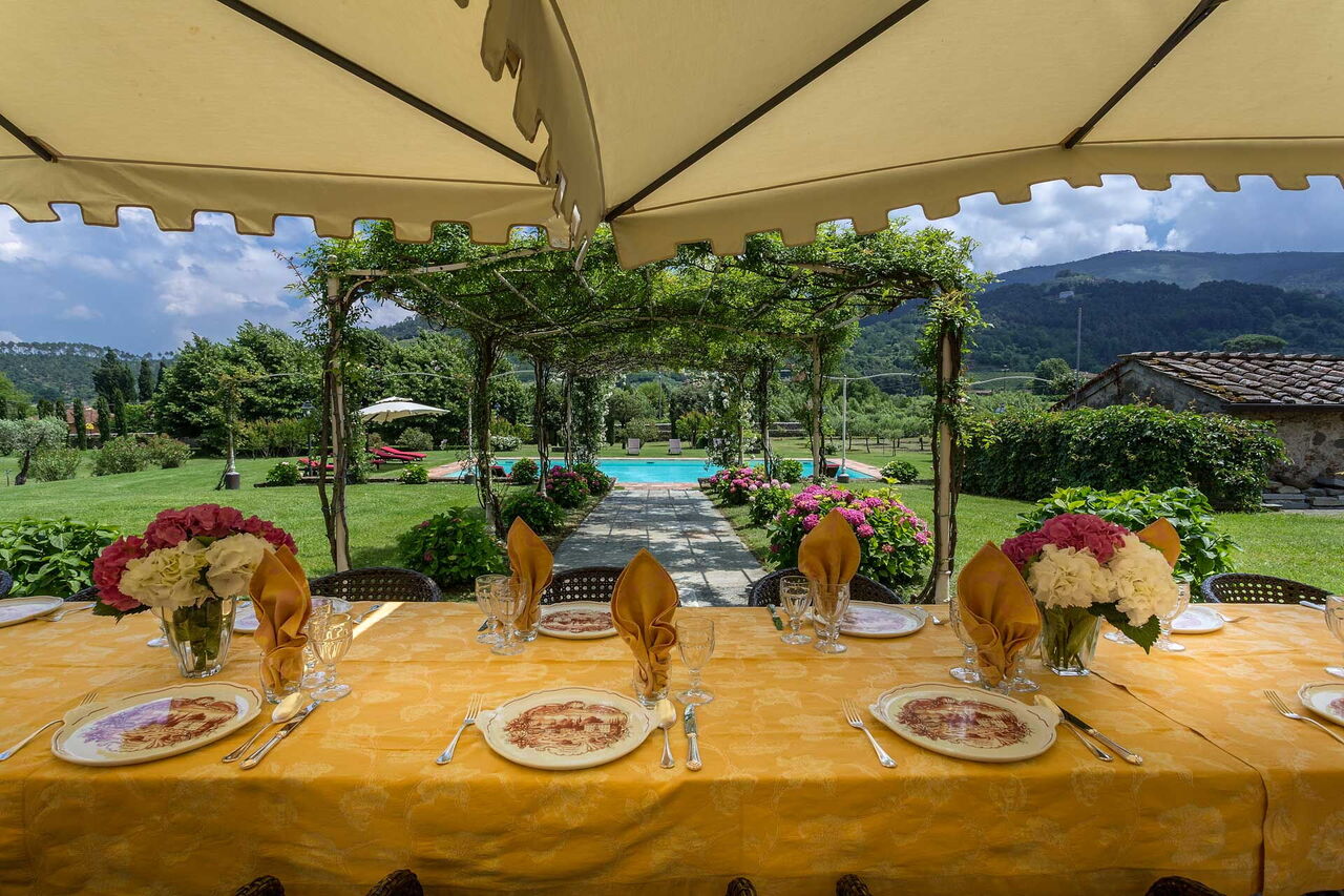 Villa Castellaccio: all'aperto, Balcone / Terrazza / Patio