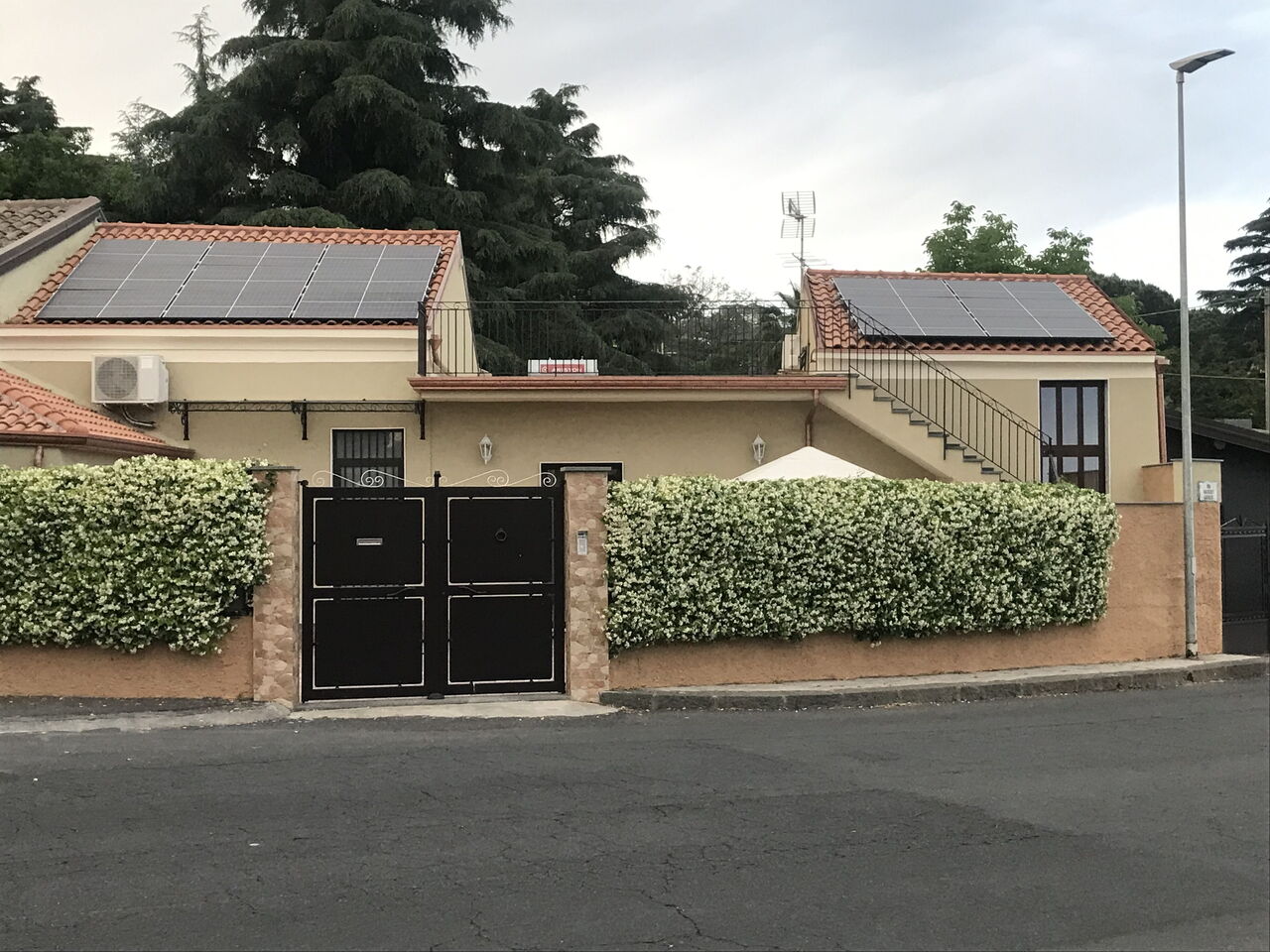 Villa Saponara: all'aperto, Balcone / Terrazza / Patio, Entrata Principale, Estate, Esterni, Giardino, Vista Panoramica