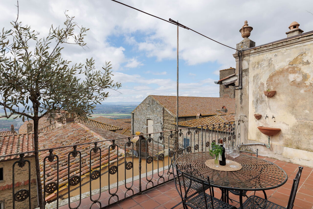 La Terrazza Sulla Valle: Terrace and panoramic view