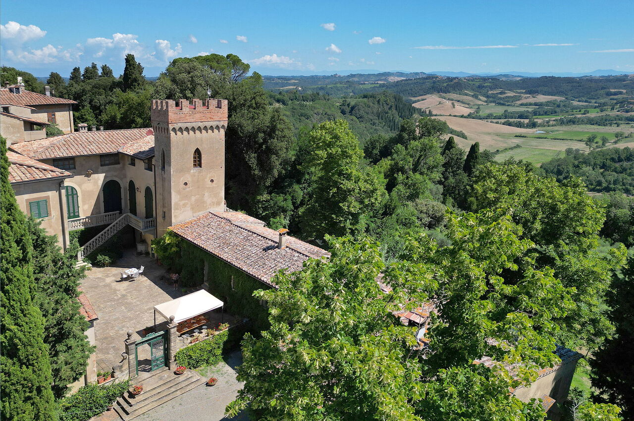 Torre Di Montelopio: Building Exterior, Scenic View