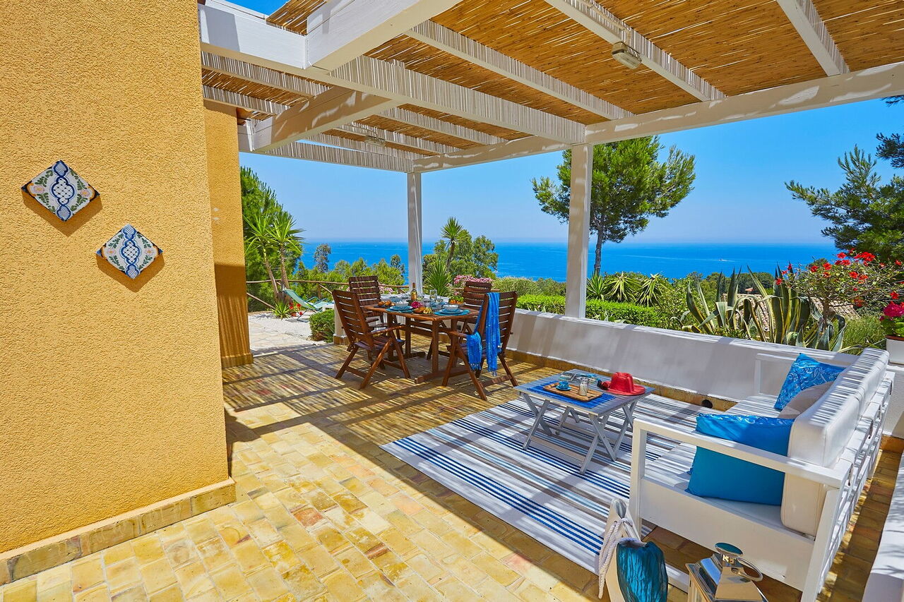 Villa Desiree: all'aperto