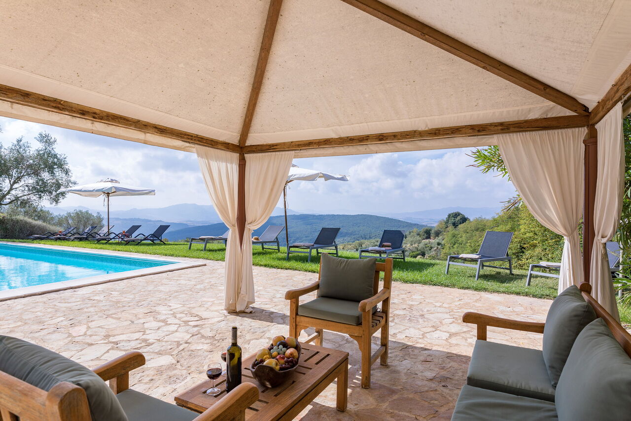 Fattoria La Striscia: Draussen, Schwimmbad