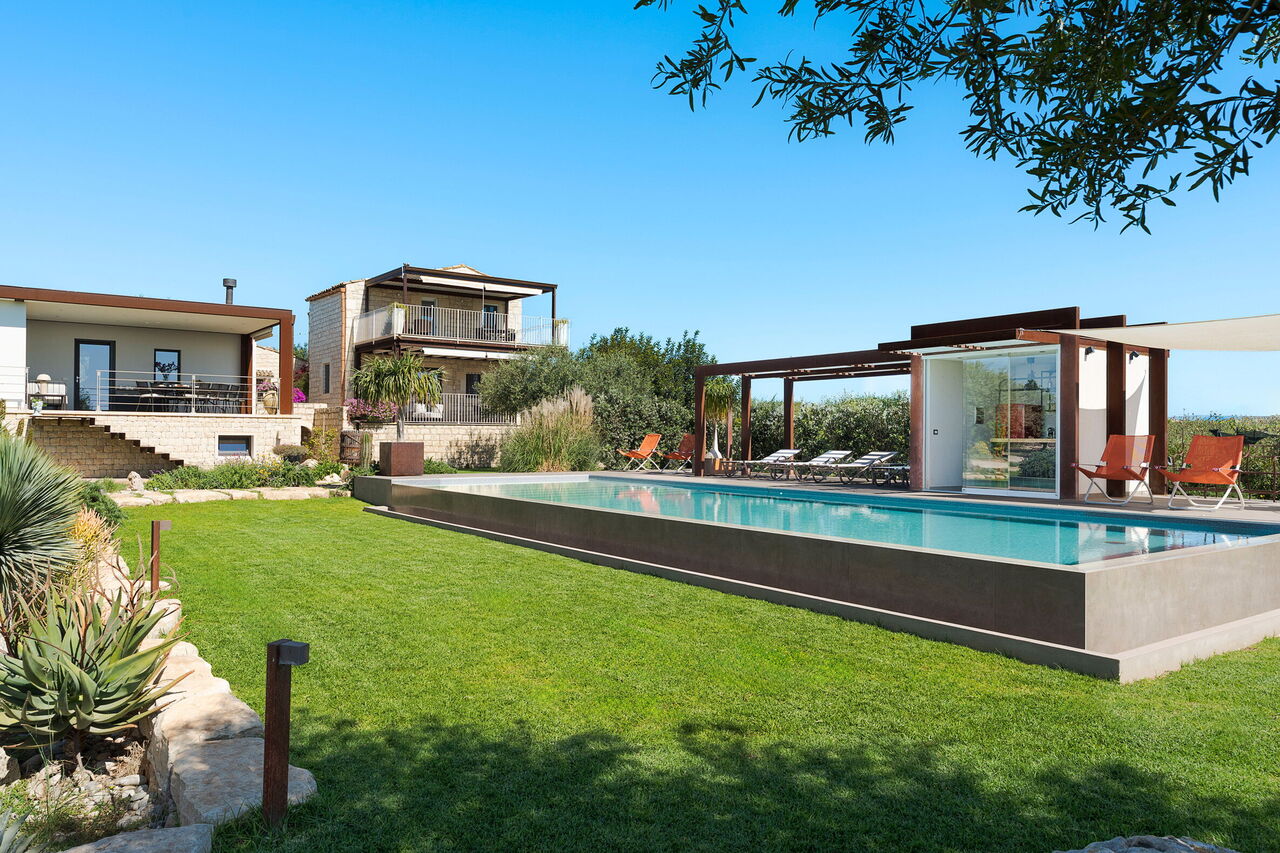 Villa Antigua: Outdoor, Pool
