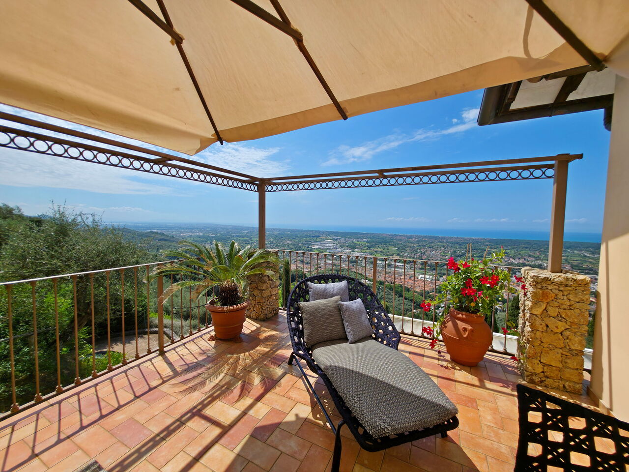 Uno Sguardo Sul Mare: Draussen