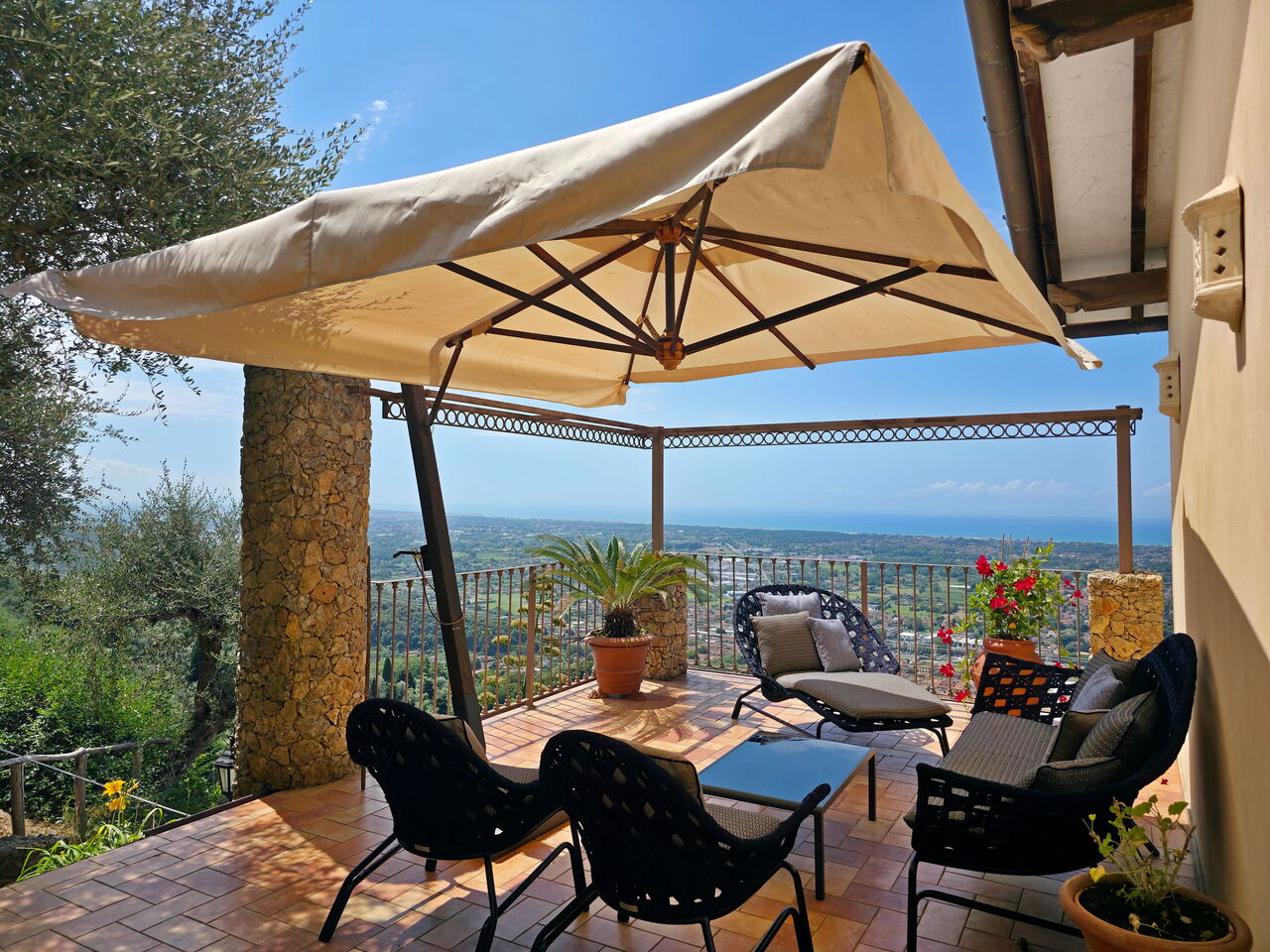 Uno Sguardo Sul Mare: Draussen