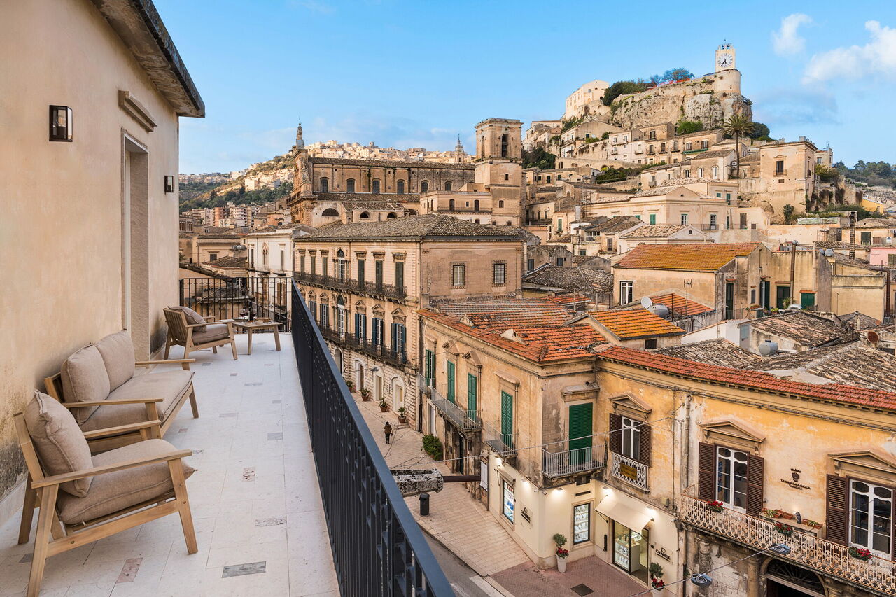 Il Monumento: Balcony / Terrace / Patio