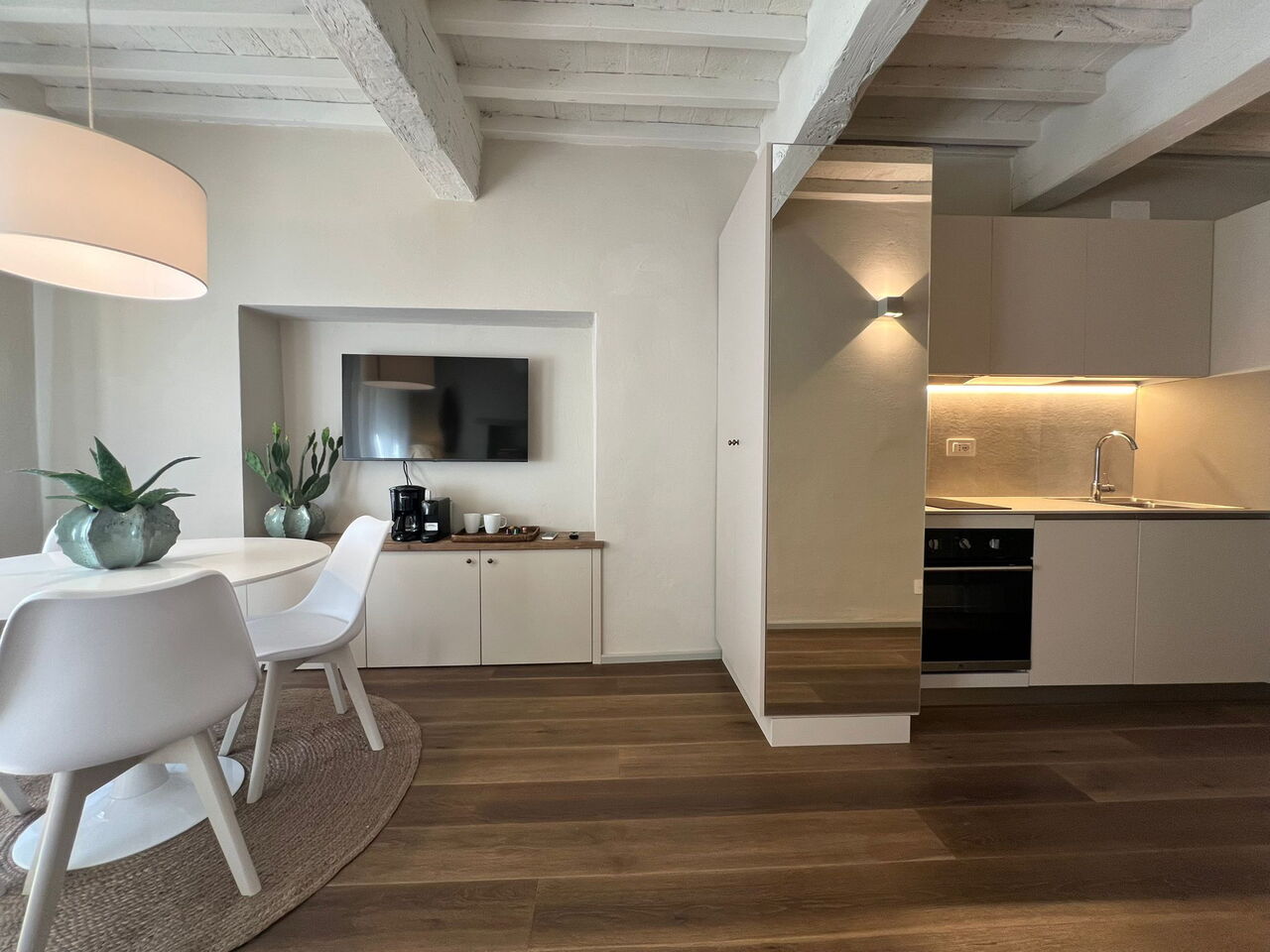 Guelfa 60: Esszimmer, Küche