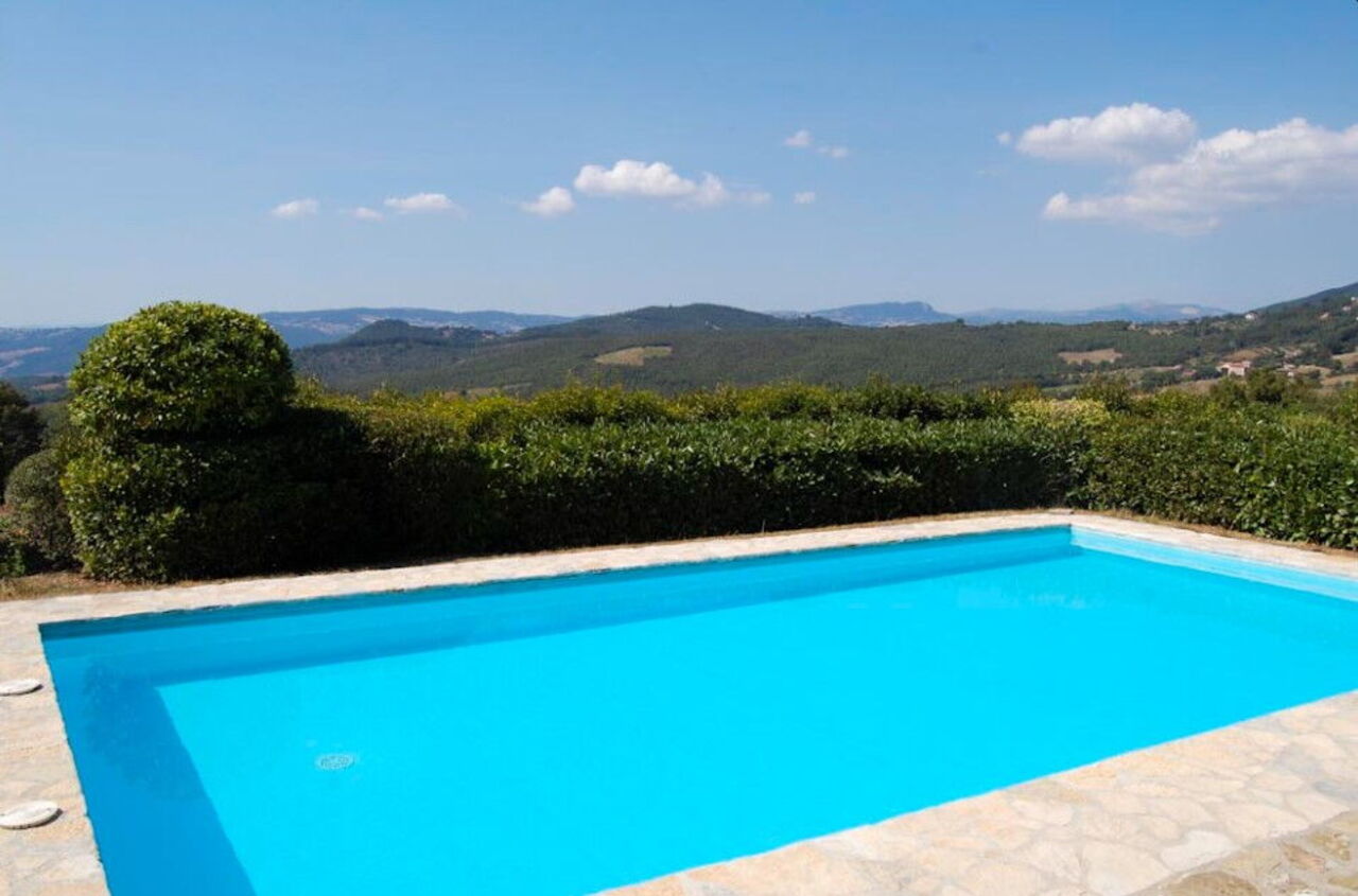 Poggino di Sorano: bazén, Pohledy