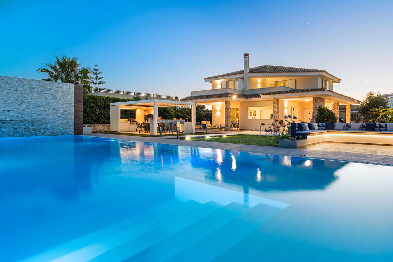 Diletta: Draussen, Garten, Schwimmbad