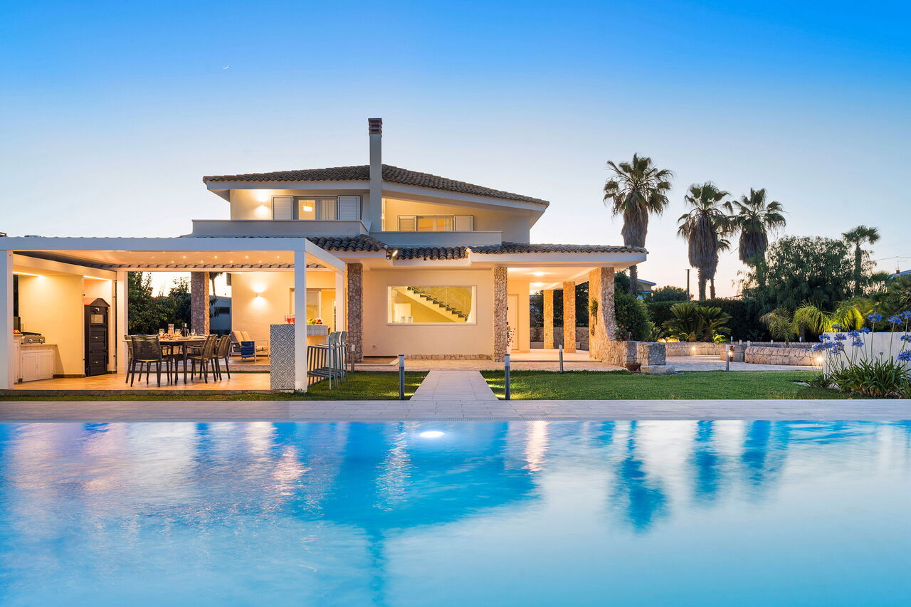 Diletta: Draussen, Garten, Schwimmbad