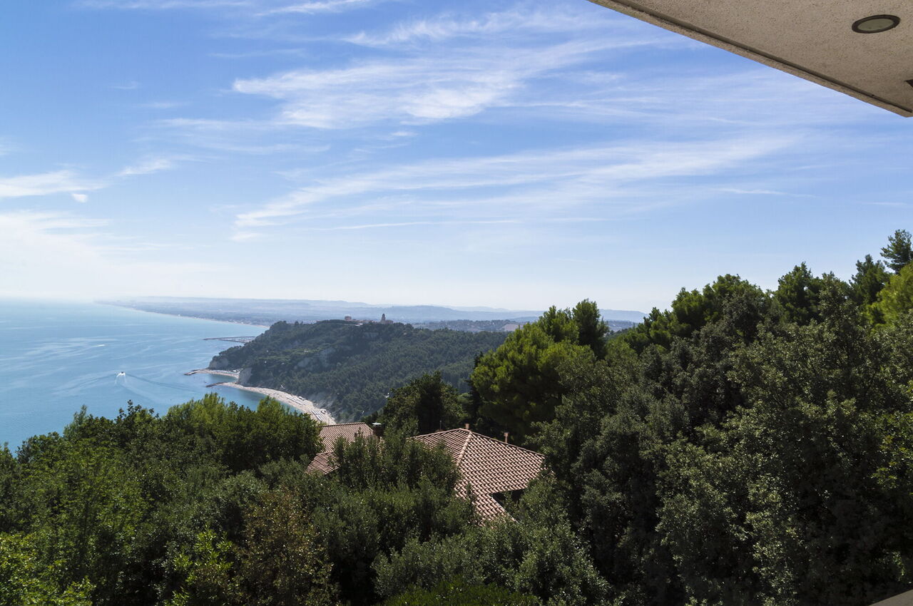 Villa Sole - Exclusive Villa al Conero con Piscina