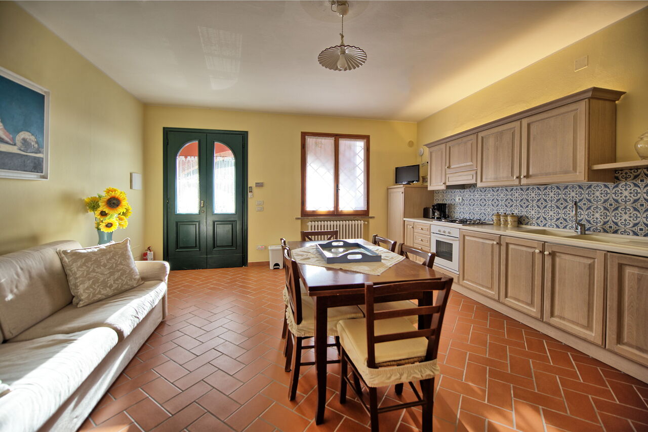 Casa RossaAccommodation:&nbsp;: Dining Room, Kitchen, Living Room
