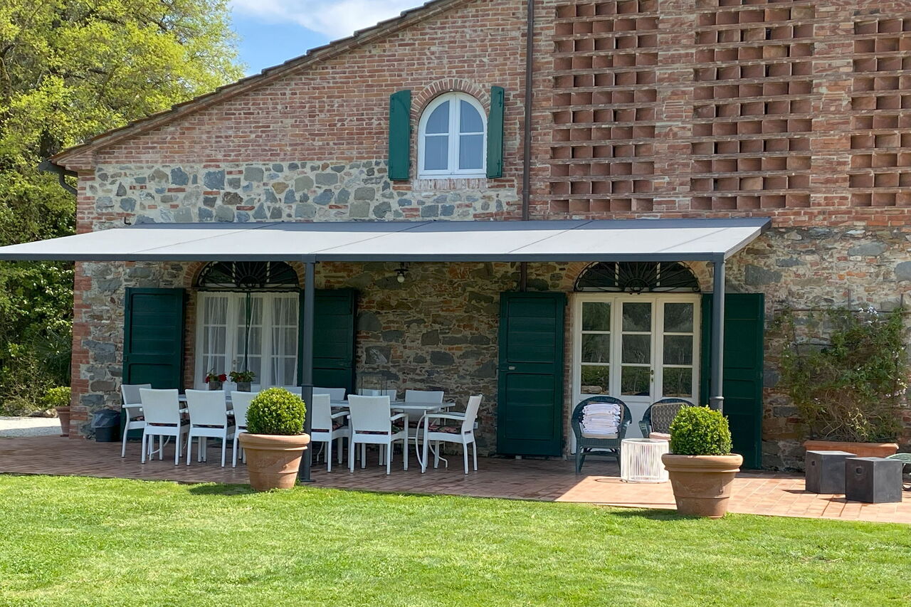 Villa Fontine: Draussen, Garten, Sommer