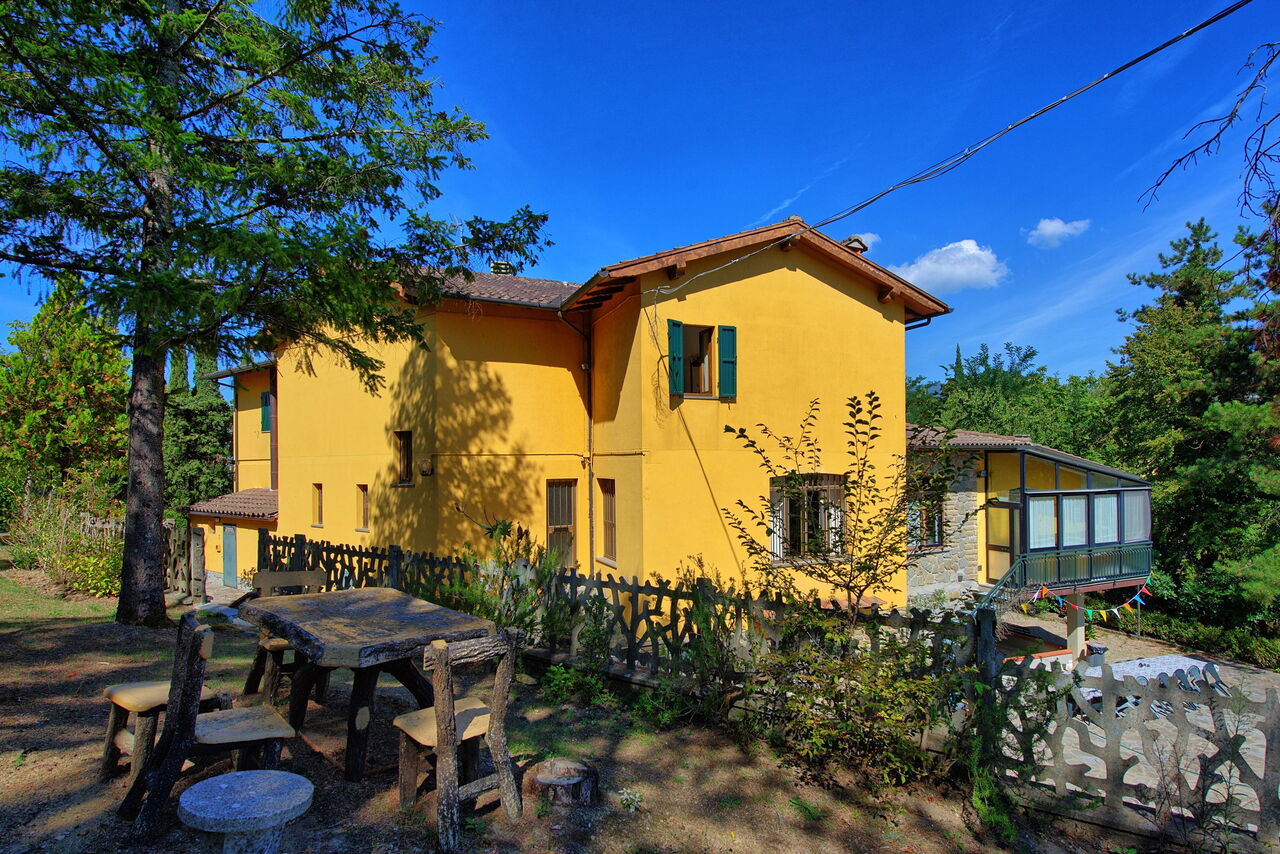 Villa Lorenzo: Building Exterior, Garden